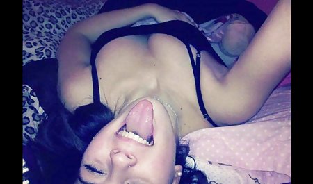 Plump Simone Debu خود بهترین سکسر دنیا را از ویبراتورها راضی می کند