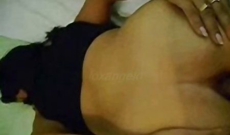 شلخته سبزه آسیایی در حالی که شگفت انگیز به نظر بهترین سکس جهان می رسد